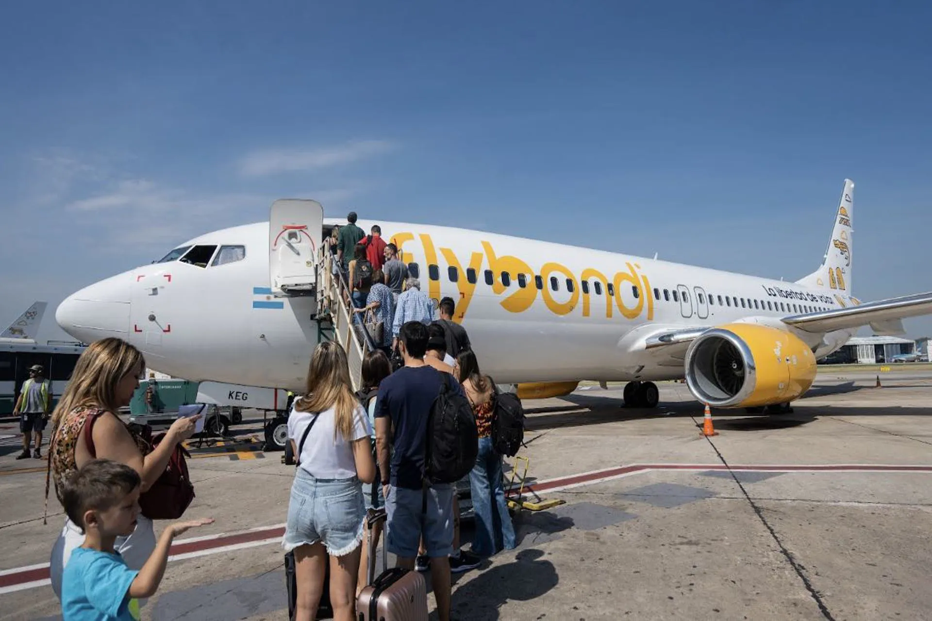 La campaña de Flybondi para que vayas a votar a tu ciudad 