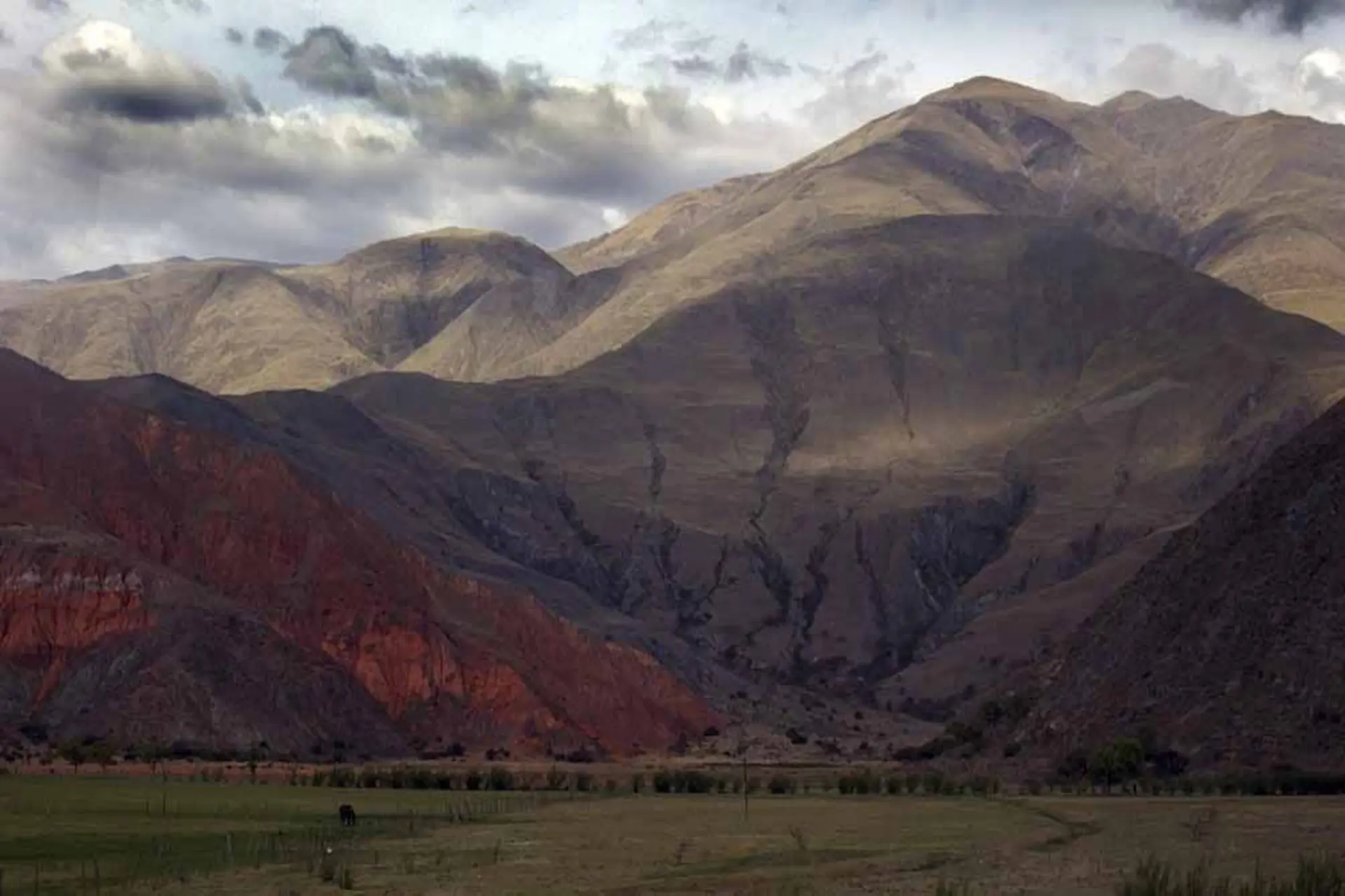 Jujuy recibe el 2024 con la "Chaya de Mojones"