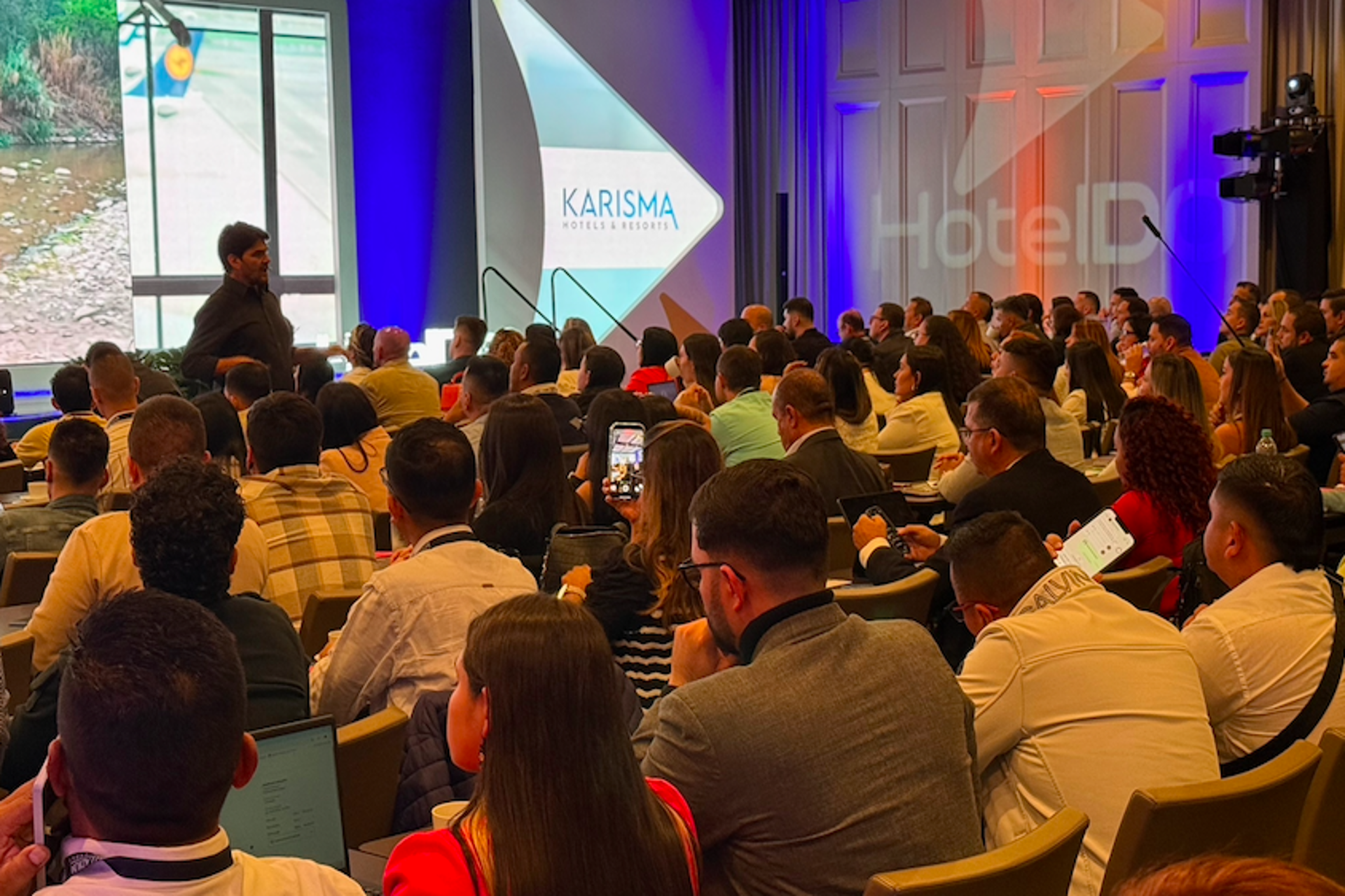 Gran Campus de HotelDO en Bogota coronado con el sorteo de UN AUTO 