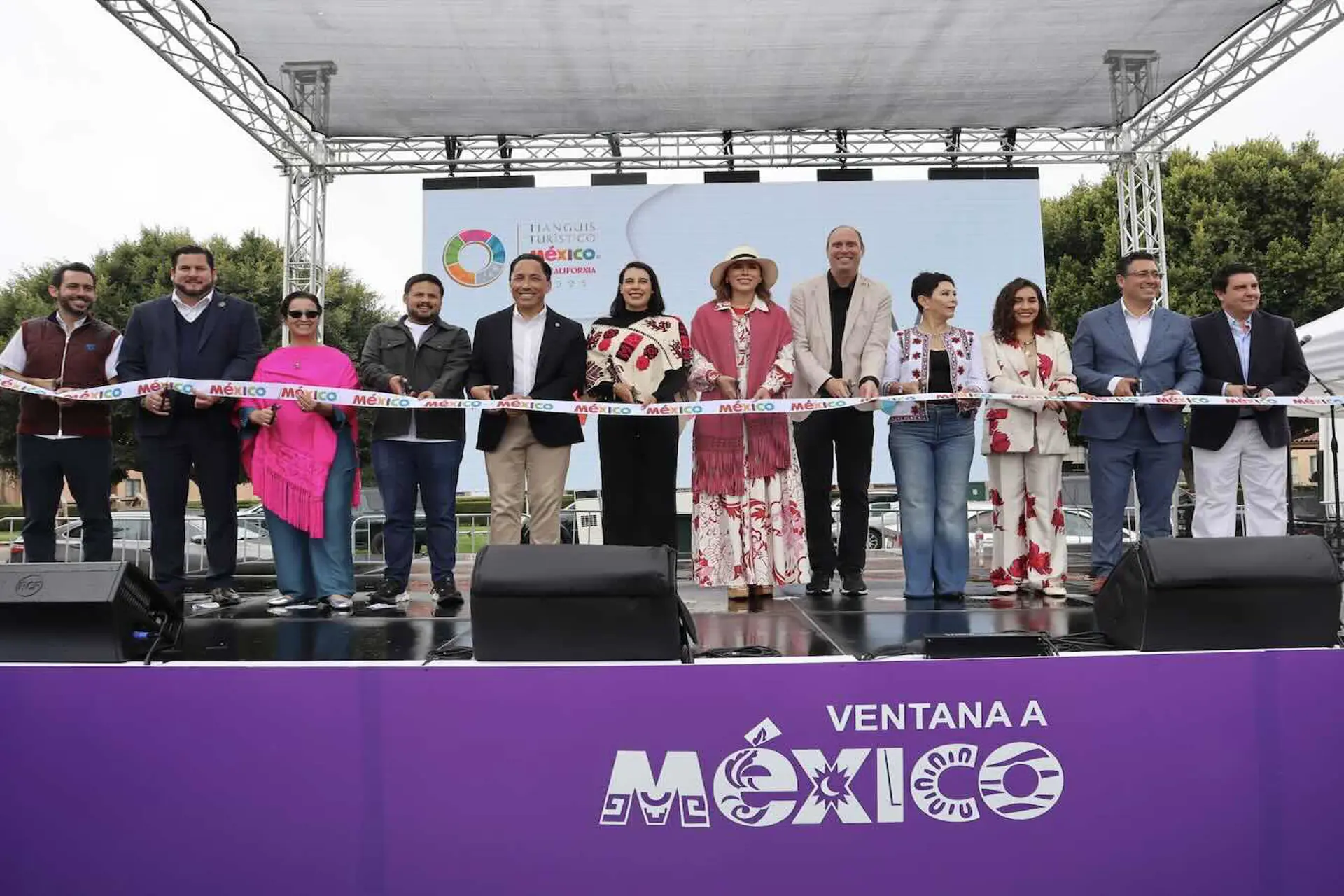 Inician las actividades del Tianguis en San Diego, con un festival 
