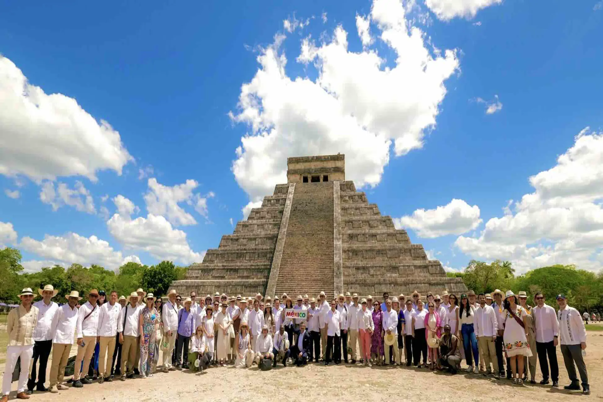 Titular de Sectur recorre ruta del Tren Maya con más de 60 embajadoras