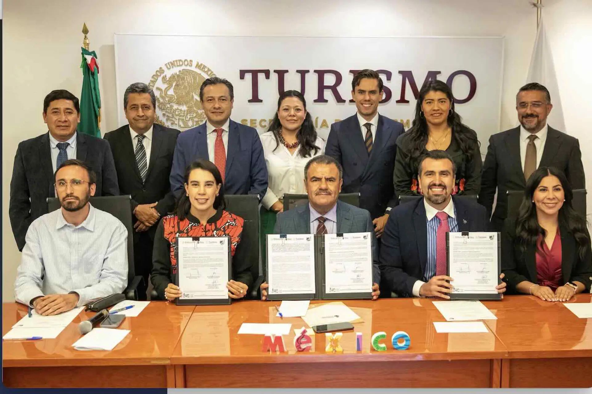 México: convenio para combatir el rezago educativo en zonas turísticas