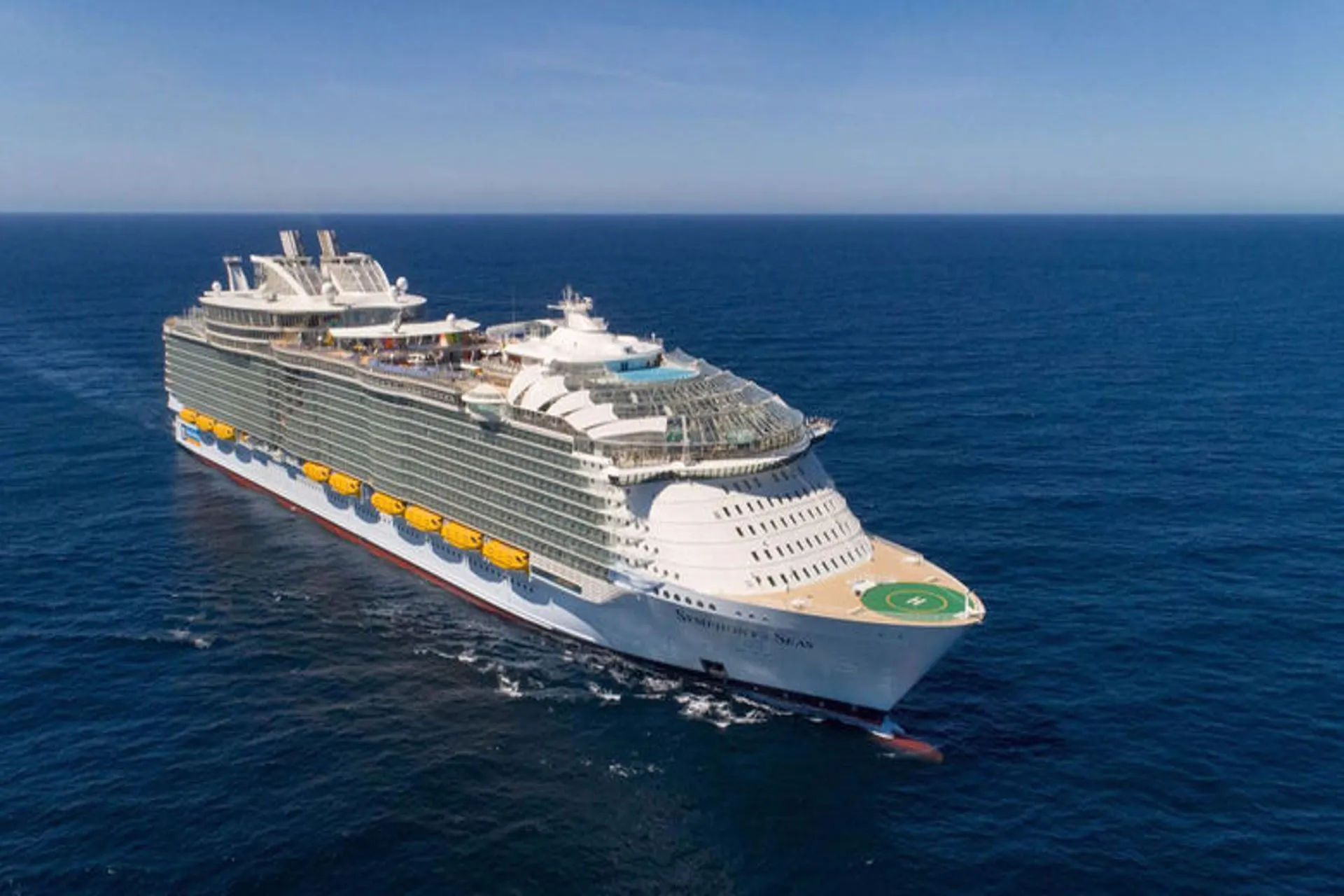 Detectan 48 casos positivos de covid en un barco de Royal Caribbean