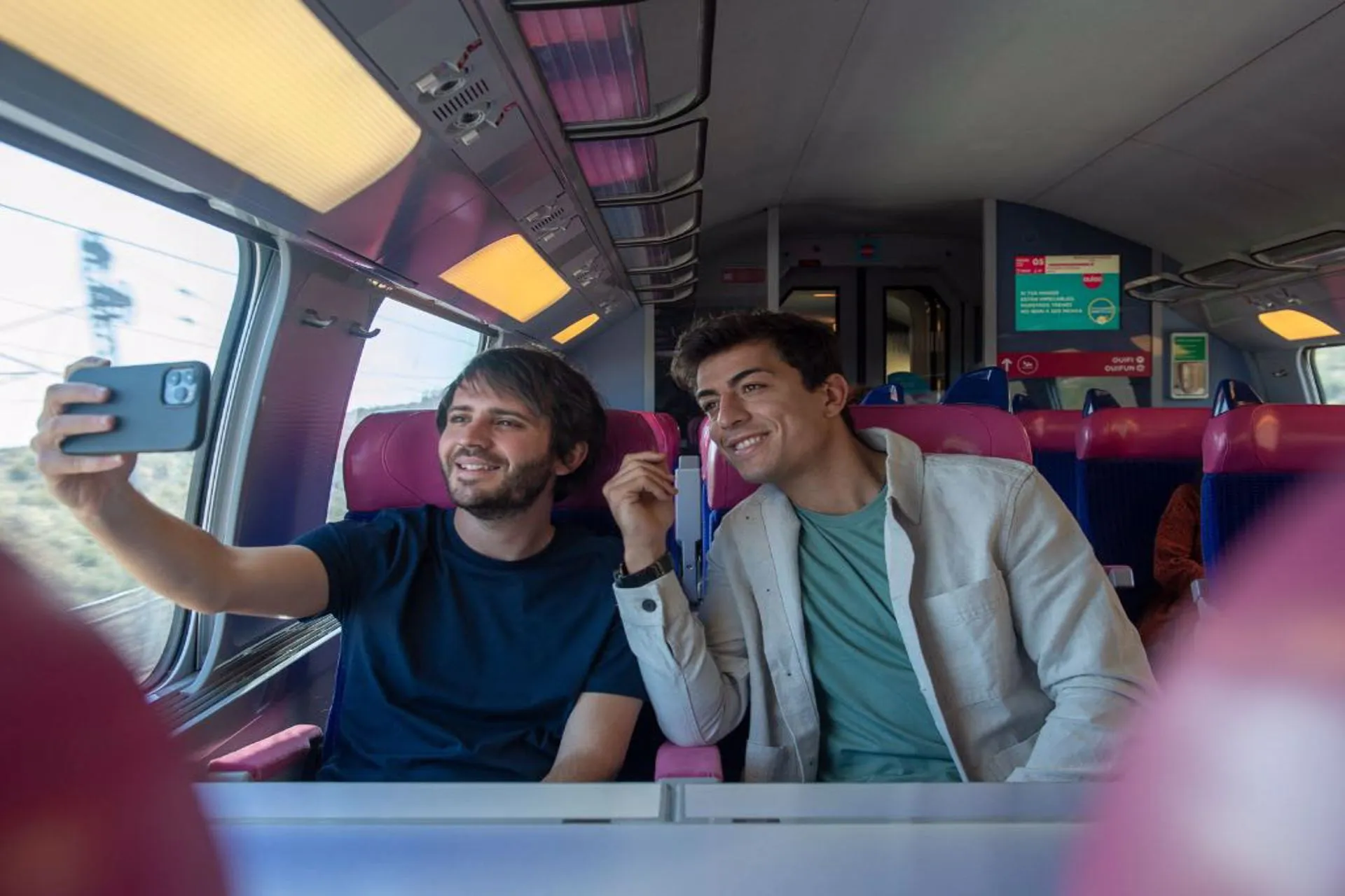 Llego a España OUIGO el tren rápido para viajar a tarifas "Low Cost"