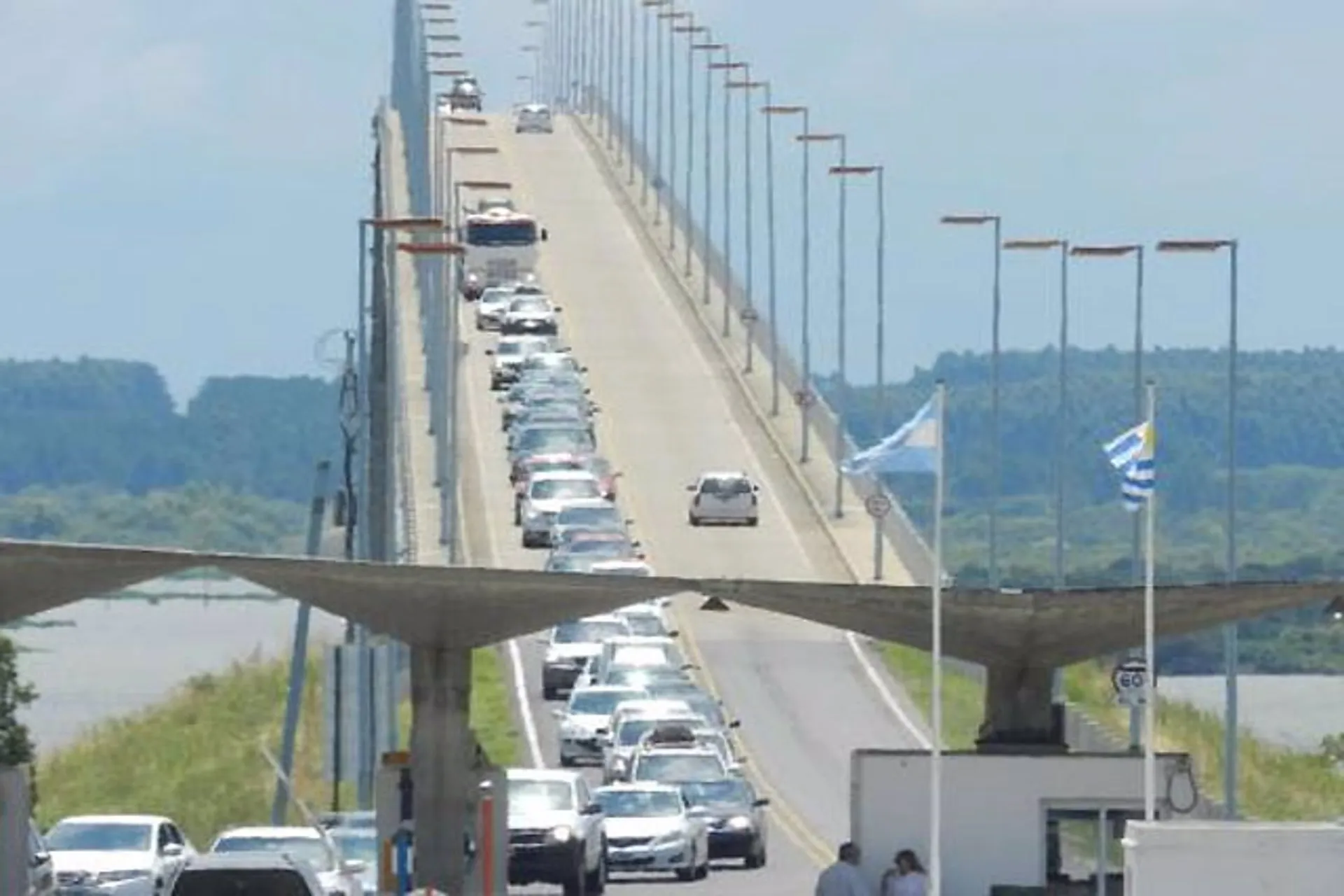 Argentina deja de exigir PCR a pasajeros de países limítrofes