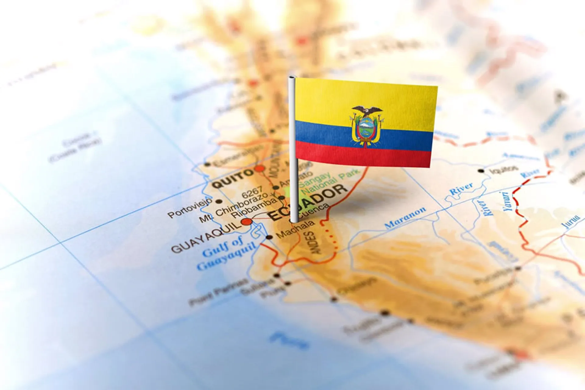 Ecuador elimina requisito de PCR para viajeros