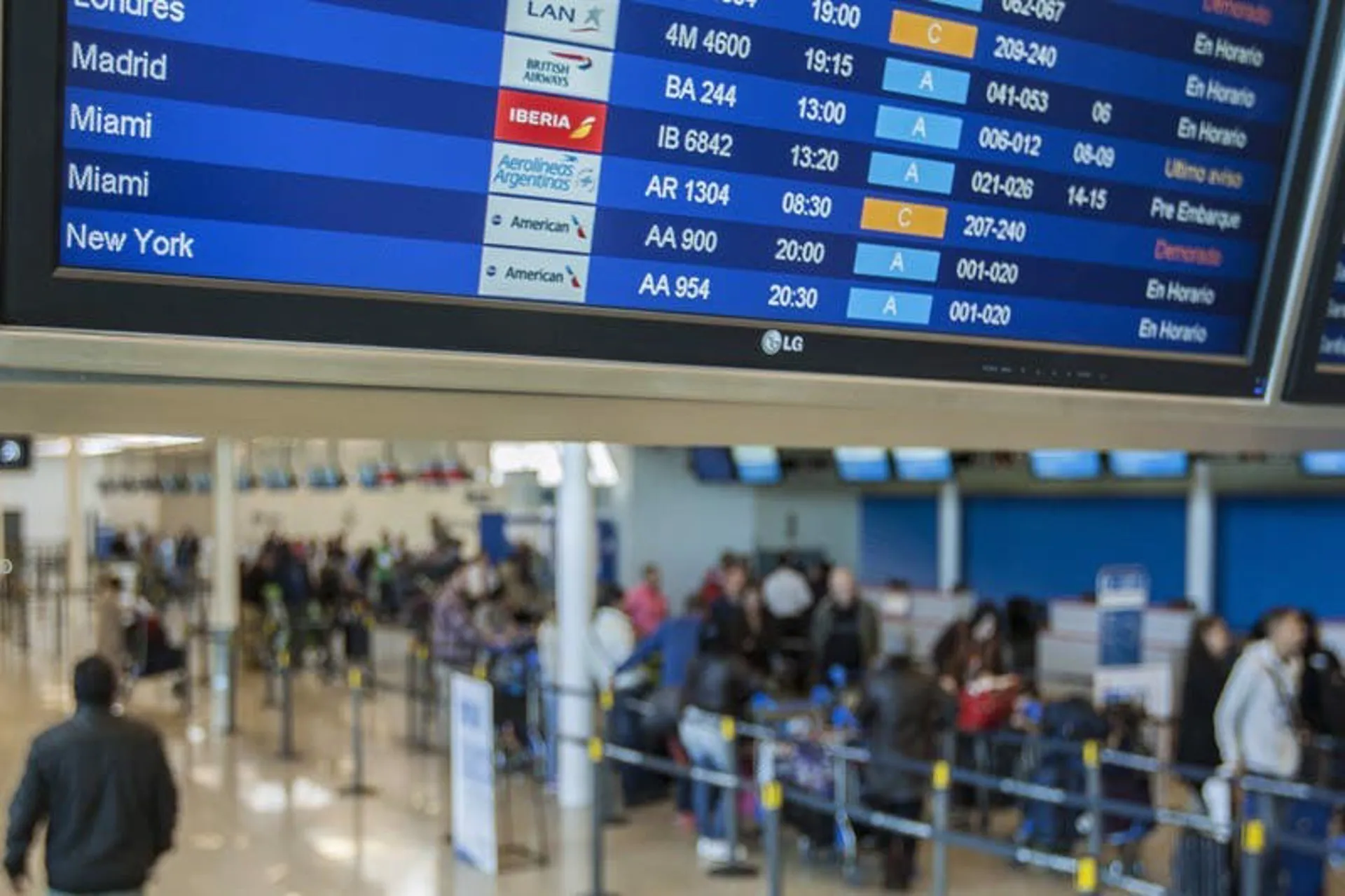 INDEC: Casi 173 mil argentinos viajaron al exterior en febrero