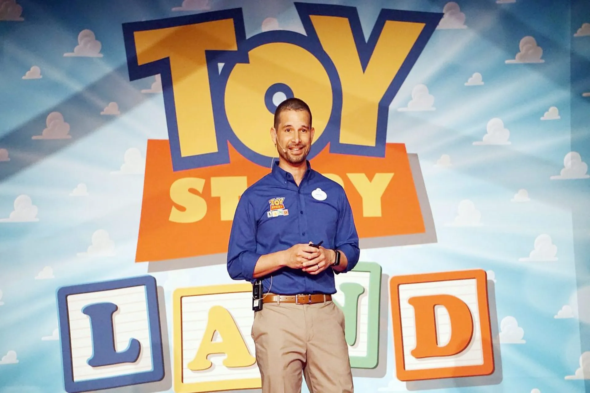 Angel Sarría es promovido y transferido al Disney Vacation Club