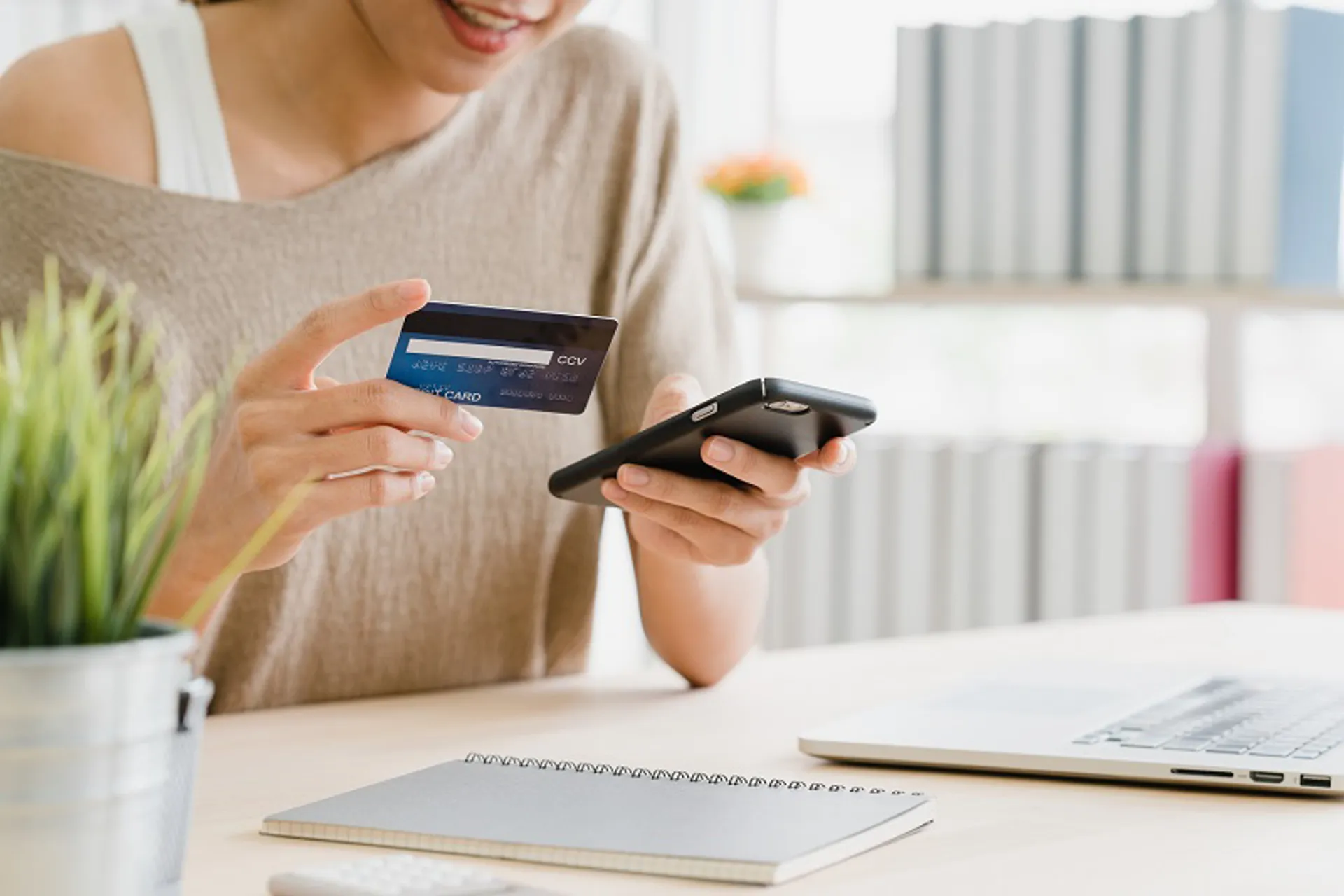Las formas de pago más usadas por los latinos al momento de viajar 