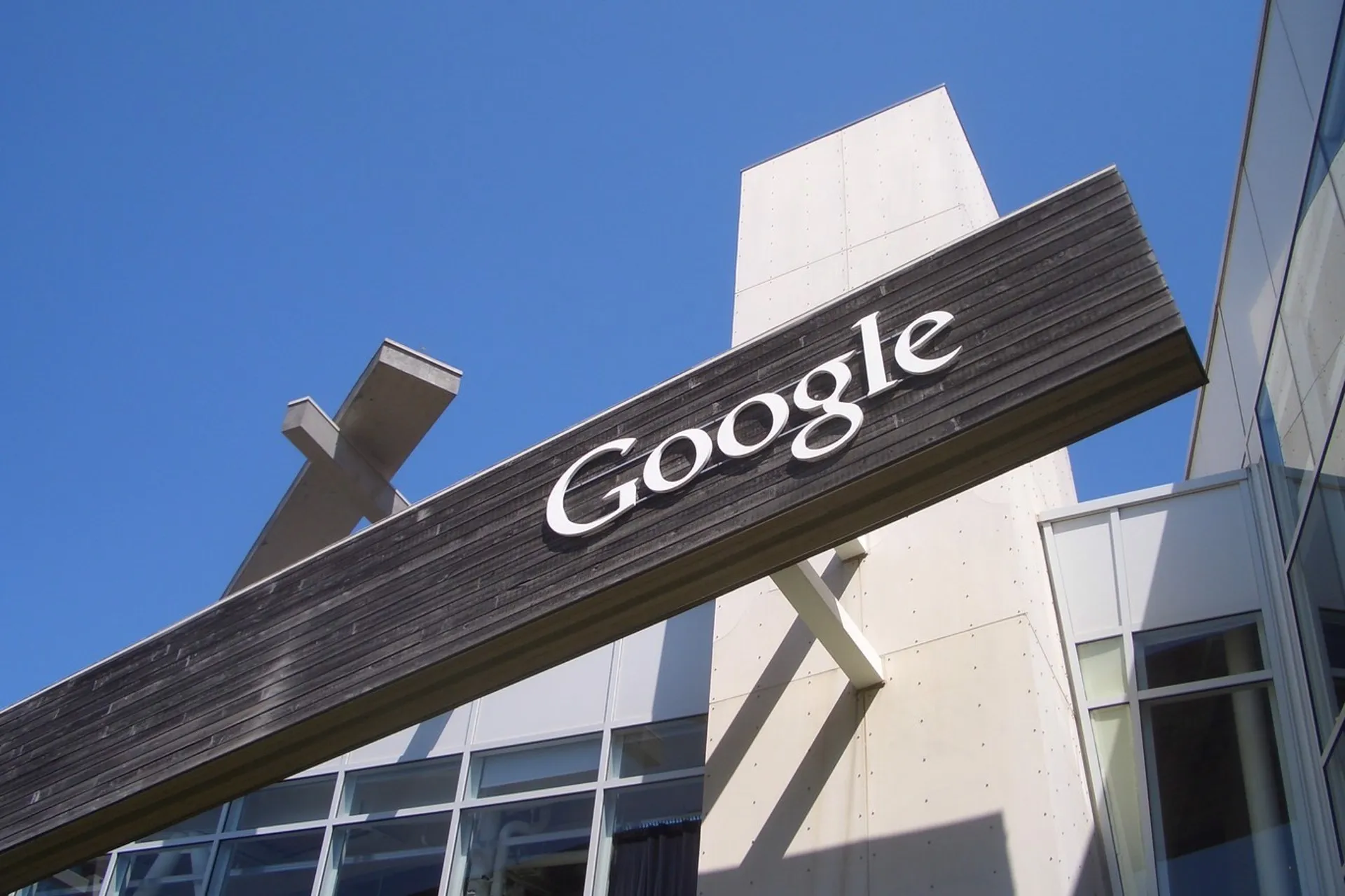 Google anuncio que cerrará la función de reserva de vuelos 