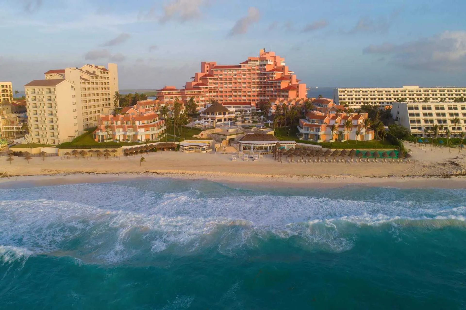 Wyndham Hotels inaugura su primer Wyndham Grand en Cancun, Mexico