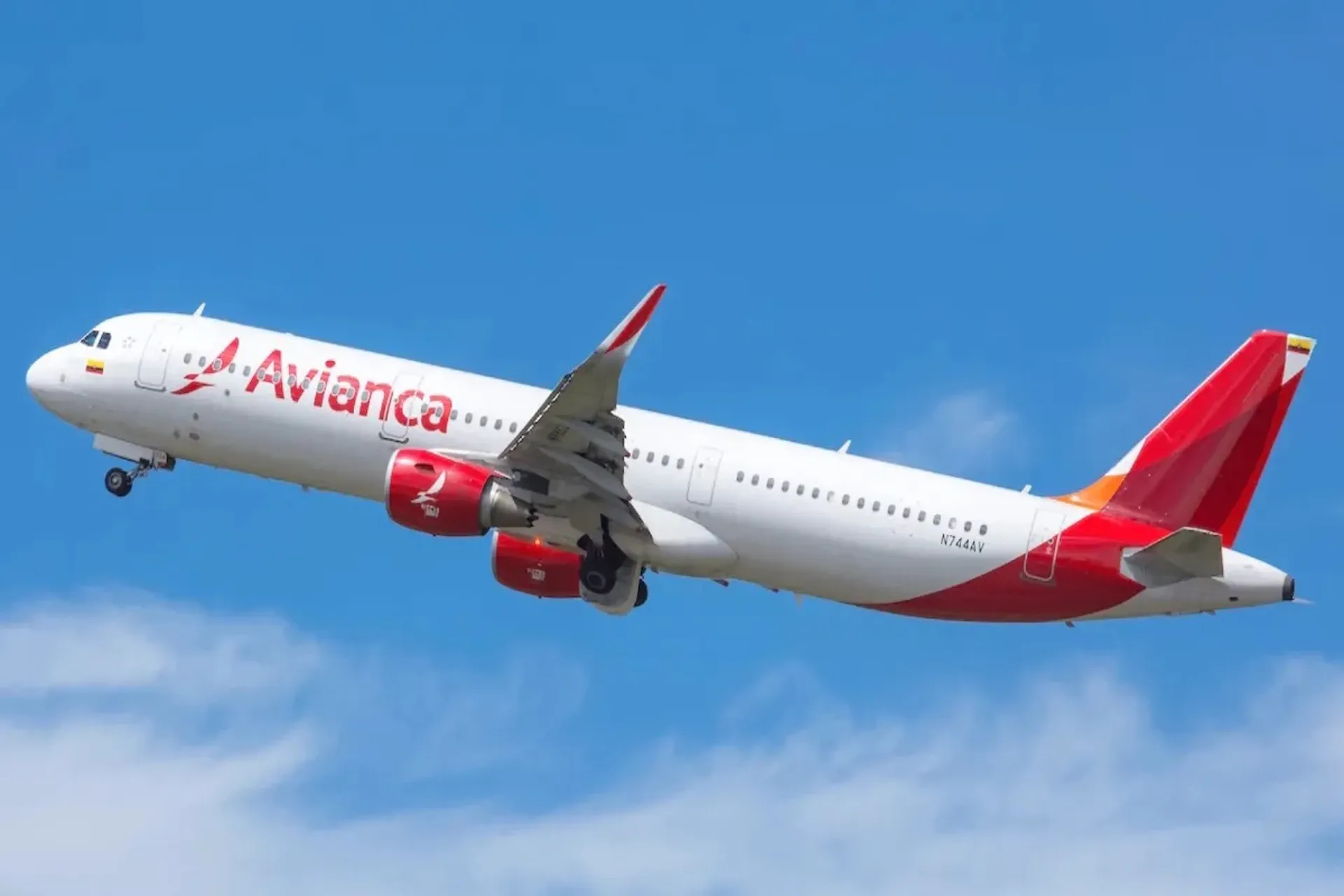 En Colombia los impactos reducen el crecimiento del transporte aéreo 